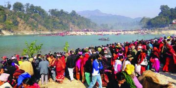 देवघाटधाममा स्नान गर्नेको भीड