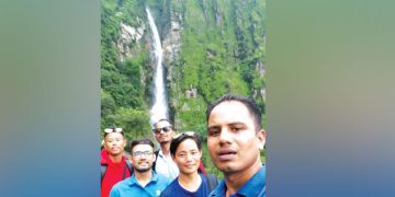 पर्यटक लोभ्याउँदै ढङढङ्गे झरना