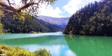 पर्यटकीय गन्तव्य जुम्लाको गिडिदहमा पर्यटक भित्र्याउन पदमार्ग निर्माण