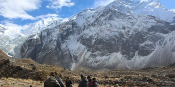 जेठो हिमालको आधार शिविर पूर्वाधारको प्रतीक्षामा
