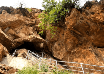 यात्रासंस्मरण: पसिना, तीर्खा र साततले चमेरो गुफाको शीतलता !
