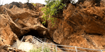 यात्रासंस्मरण: पसिना, तीर्खा र साततले चमेरो गुफाको शीतलता !